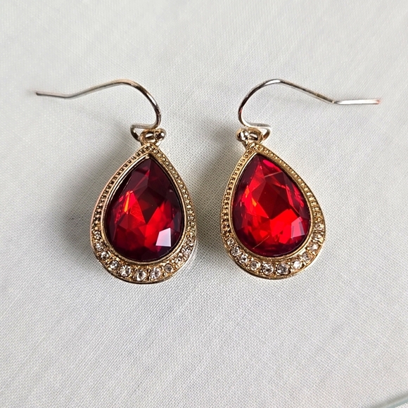 Vintage Red Teardrop Earrings - Picture 8 of 10